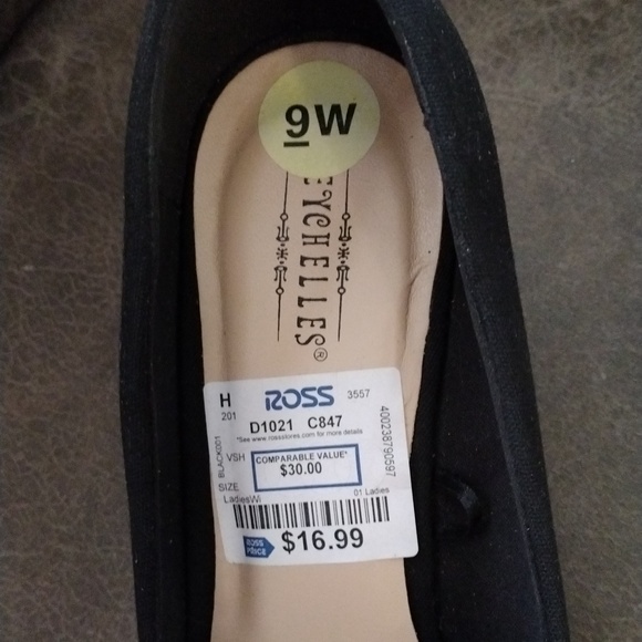 Seychelles 2.5" black wedges - Picture 4 of 7